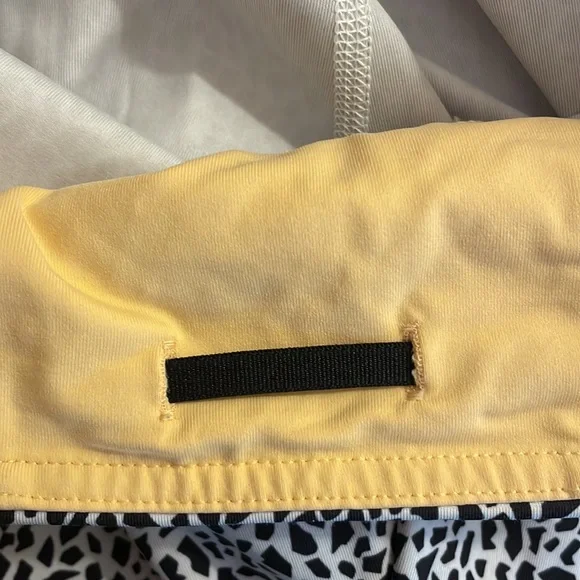 LULULEMON Run Inspire Mesh Black & White Leggings Size 6 EUC - Picture 9 of 9